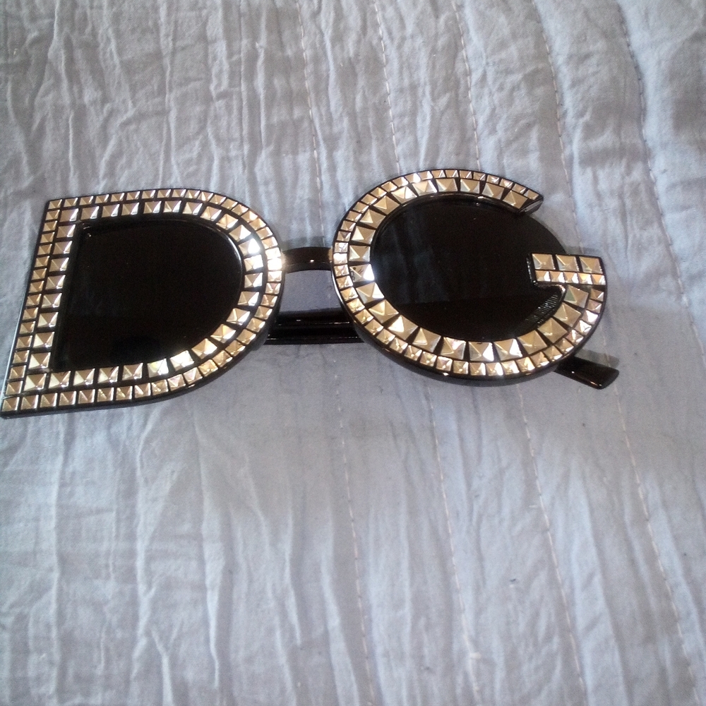 Ladies D&G shades!!